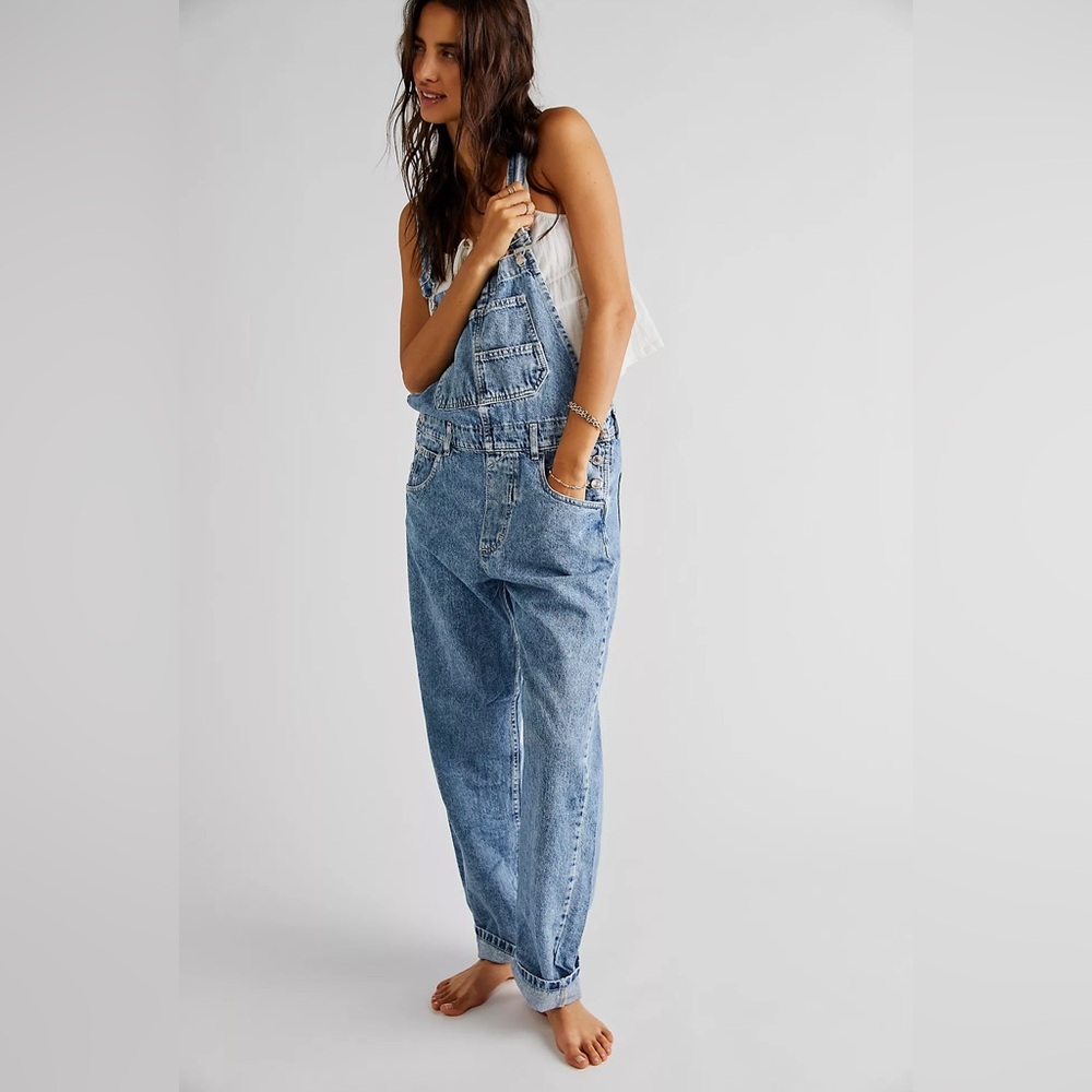 Free People We The Free Ziggy Denim Overalls in Powder Blue size Large